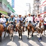 Encabeza diputado Esteban Bautista la 16ª Cabalgata Internacional de la Unidad